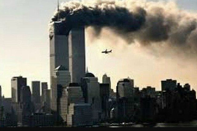 Ataque de las Torres Gemelas / Clonación del primer embrión humano