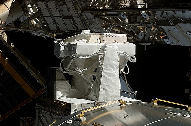 The installation of the SOLAR (ISS)