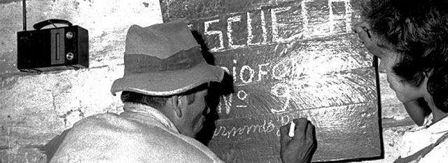 Nacimiento de las escuelas radiofónicas