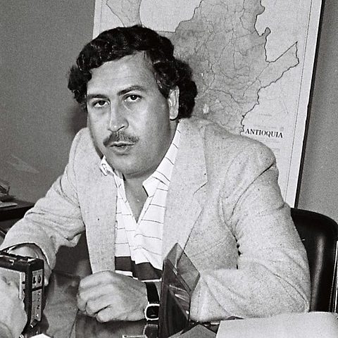 Pablo escobar es expulsado del Congreso.