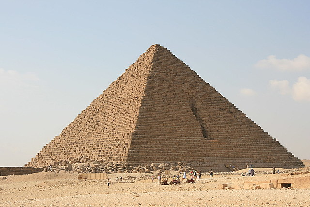 PIRAMIDE DE MICERINOS