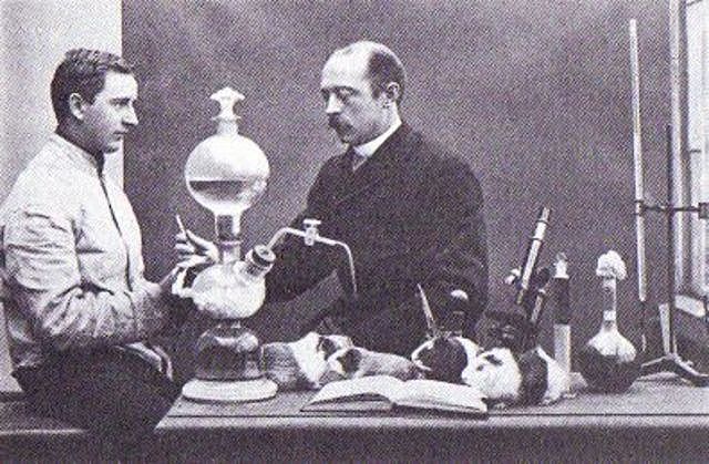 Emil von Behring y Shibasaburo Kitasato