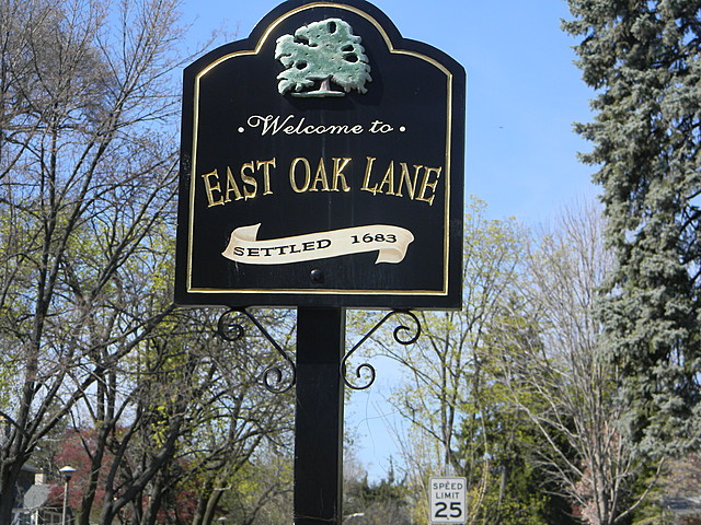 Avram Noam Chomsky was brought into this world.