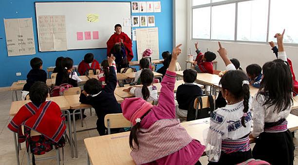 Convenio entre el MEC y la Confederación de Nacionalidades Indígenas del Ecuador (CONAIE)