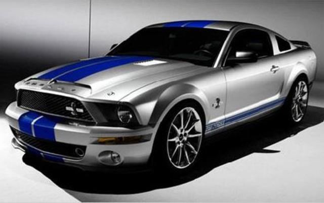 Ford Mustang htis the road