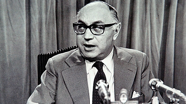 Ministro de Economía: Bernardo Grinspun