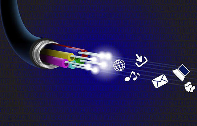 APARECE LA FIBRA ÓPTICA