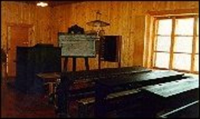 Tammsaare läheb õppima Väike-Maarja kihelkonnakooli