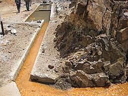 Se emite las primeras disposiciones sobre olores y ruidos molestos, y normas relativas a los desagües industriales.