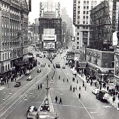 Timeline: Timeline with Attitude 1914-1929