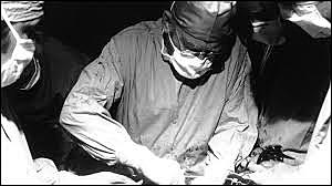 Primera válvula protésica en posición aórtica