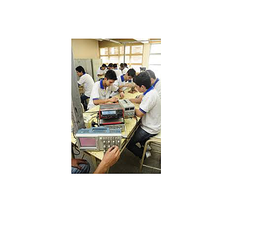 Se crean 152 Escuelas Técnicas