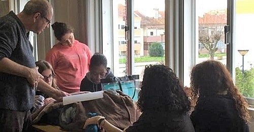 Sessões de mediação leitora com alunos na biblioteca