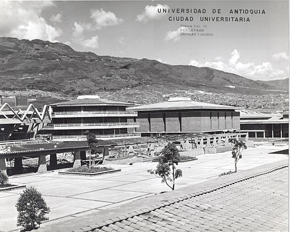 Primera experiencia colombiana de formación universitaria a distancia