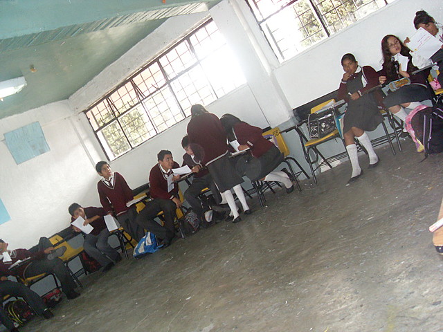 Educación Primaria y Secundaria.