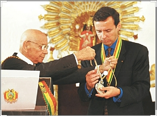 Gral. Hugo Banzer resigned his government