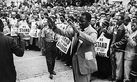 El Congreso Nacional Africano comienza la campaña de desafío (Defiance Campaign)