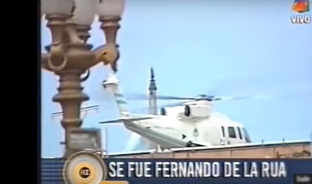 FERNANDO DE LA RÚA ABANDONA EL PODER