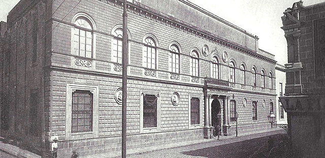 Creación de la Academia de Artes.