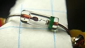 Primer diodo rectificador