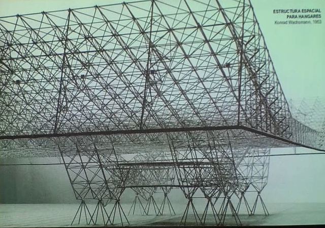 Estructura espacial para hangares