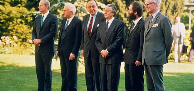 Tratado Dos más Cuatro