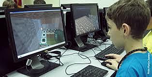 Jugando Minecraft