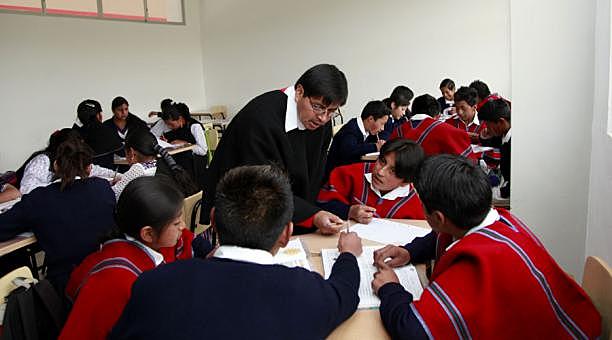 . Proyecto de Educación Bilingüe Intercultural PEBI