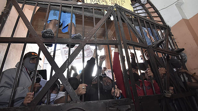 Arranca rastrillaje en cárceles tras 159 casos positivos y 40 decesos