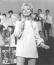 Petula Clark takes Center Stage