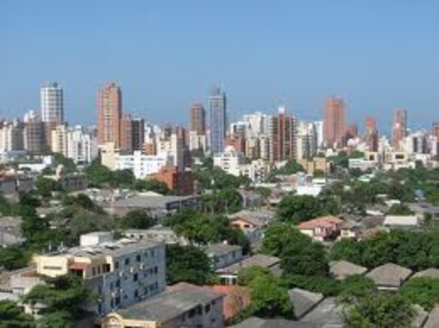 En esa zona quedaba una especie de denso matorral cruzado por arroyos llamado Selva Verde que fue tomado, a mediado de la década de los setenta, como basurero publico. Allí, en 1976, fue construida la urbanización Las Terrazas mediante financiacion del Ba