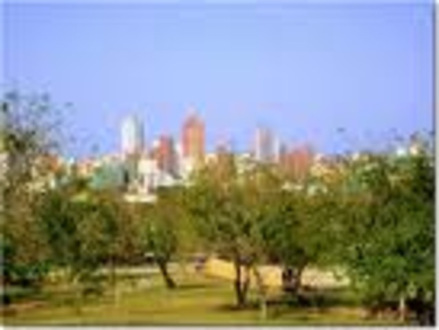 Parrish y Cia no se queda atrás en sus afanes de plusvalía urbana y en 1977 compra los predios en donde construirá el barrio Campo Alegre.