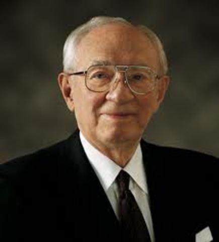 Gordon B. Hinckley is named President of the Mormon church