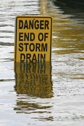 record snowfall causes serious flooding in utah