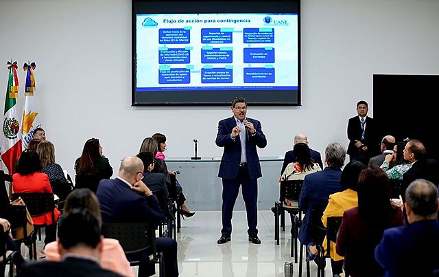 Rector se reune con Directores de la UANL para trazar plan de acción