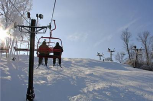 First ski lift opens at snow park