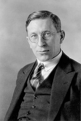 Fredrick Banting the Doctor Hero (+2)