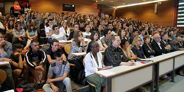Sobrepoblación en las Universidades