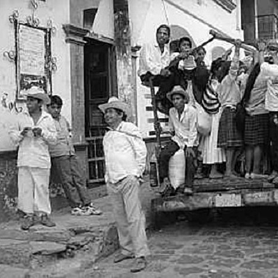 Timeline: Políticas sociales en México 1940-2000