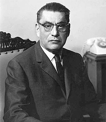 Nombra secretario a Agustín Yañez