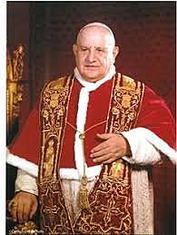 Mater et Magistra 1961. Juan XXIII. Ideas principales: La comunidad, la socialización y los hombres deben compartir en la verdad, justicia y amor, el crecimiento económico debe servir para la promoción de la dignidad humana.