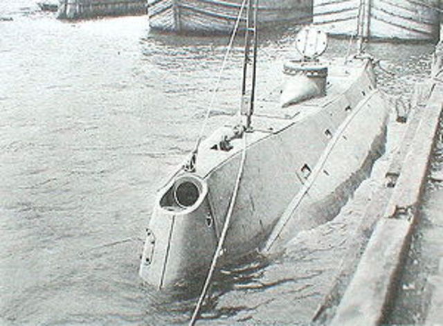 US Navy's 1st submarine made its debut