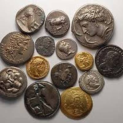 Timeline: La historia de la moneda