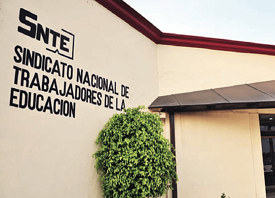 La SNTE estaba en contra de la descentralización educativa