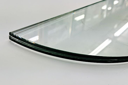 Lentes de cristal pulido.