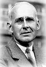 Arthur Eddington. (1882 - 1943)