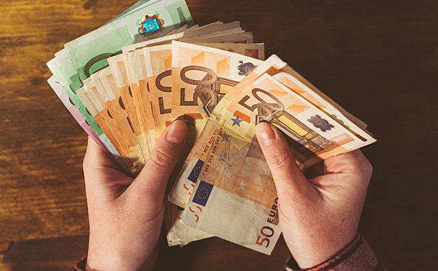 Euro substitui a moeda