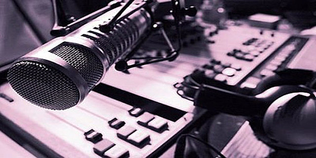 Comienza la publicidad radiofónica