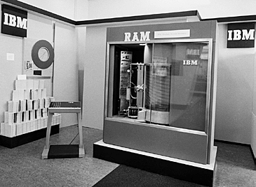 Primer Computador con Disco Duro (RAMAC)