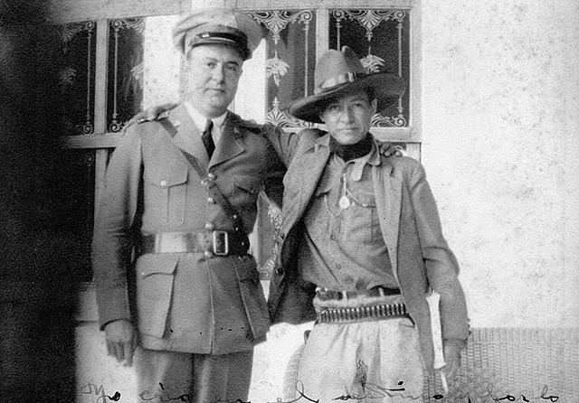 En 1934 siendo el nuevo jefe director de la guardia nacional ordena el asesinato de Augusto Sandino..